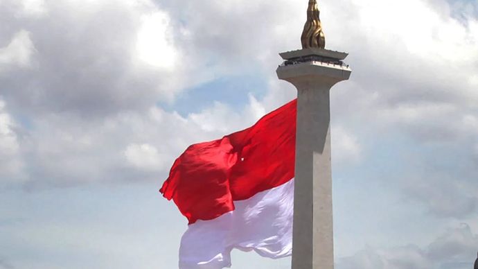 Arsip foto - Bendera Merah Putih raksasa berkibar di tugu Monas, Jakarta, Rabu 17 Desember 2014. ANTARA FOTO/Muhammad Adimaja/ed/nz/aa.