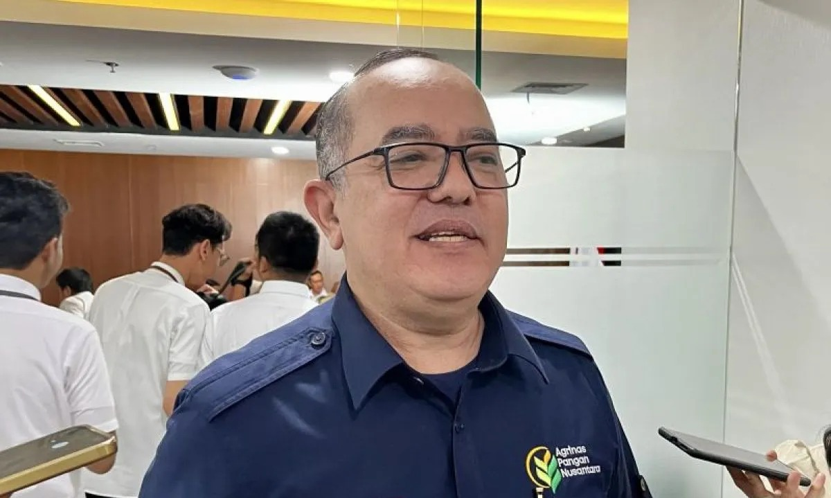 Direktur Utama PT Agrinas Pangan Nusantara Joao Angelo De Sousa Mota menanggapi pertanyaan awak media di Kantor Kemenko Bidang Pangan RI, Jakarta, Selasa (31/3/2026). ANTARA/Arnidhya Nur Zhafira. <b>(Antara)</b>