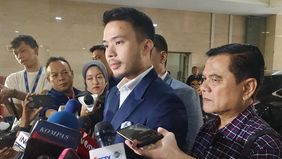 Penyerahan ijazah tersebut dilakukan melalui tim kuasa hukum Jokowi, menyusul laporan dugaan pemalsuan ijazah yang dilayangkan Ketua Tim Pembela Ulama dan Aktivis (TPUA), Eggi Sudjana.