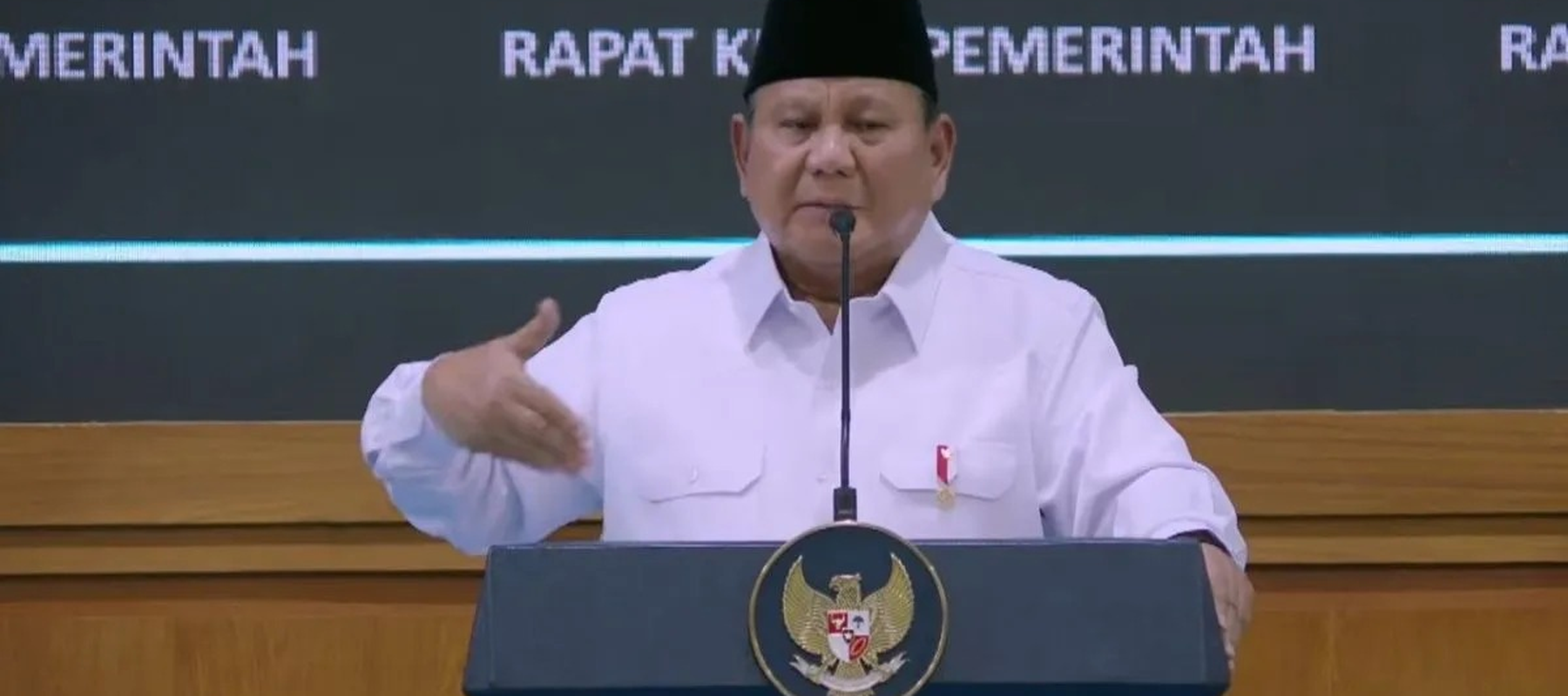 Tangkapan layar - Presiden Prabowo Subianto menyampaikan taklimat pada rapat kerja pemerintah anggota Kabinet Merah Putih di Istana Kepresidenan, Jakarta, Rabu (8/4/2026). (ANTARA/Youtube Sekretariat Presiden)