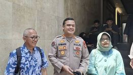 Keluarga Arya Daru Datangi Polda Metro Jaya, Ada Apa?