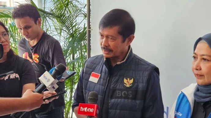 Plt Direktur teknik PSSI, Indra Sjafri, menjawab pertanyaan pewarta seusai menghadiri acara pelepasan tim-tim Indonesia untuk Gothia Cup 2025 di Gedung Kemenpora, Jakarta, Kamis, 31 Juli 2025.