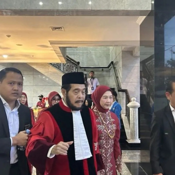 Anwar Usman Tumbang Usai Wisuda Purnabakti di Gedung MK