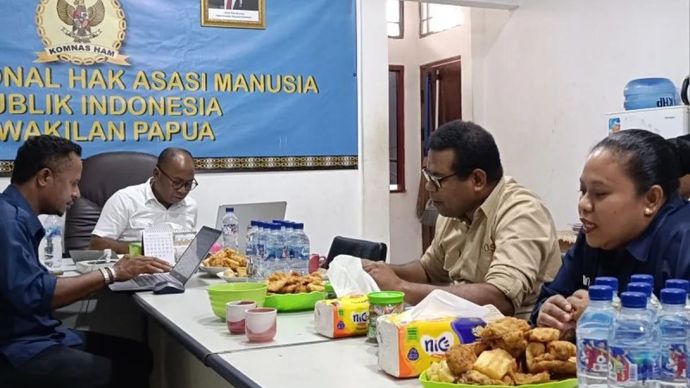 Suasana diskusi PSU damai dan ramah HAM antara Komnas HAM RI Perwakilan Papua bersama wartawan di Jayapura, Selasa 29 Juli 2025 (ANTARA/Ardiles Leloltery)