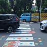 Aksi Warga Gambar Zebra Cross di Tebet Dinilai Wujud Hak Pejalan Kaki