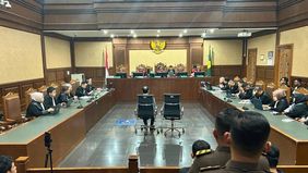 Majelis Hakim Pengadilan Tindak Pidana Korupsi pada Pengadilan Negeri Jakarta Pusat menolak nota keberatan atau eksepsi yang diajukan Nadiem Anwar Makarim dalam perkara dugaan korupsi program digitalisasi pendidikan berupa pengadaan laptop Chromebook