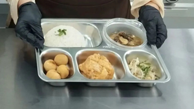 Badan Gizi Nasional (BGN) memastikan tidak ada praktik pengurangan porsi makanan oleh mitra dalam pelaksanaan Program Makan Bergizi Gratis (MBG). 