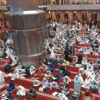 Tarawih Perdana Ramadhan 1447 H, Jamaah Padati Masjid Istiqlal