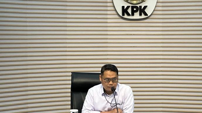 Pelaksana Tugas Deputi Penindakan dan Eksekusi Komisi Pemberantasan Korupsi Asep Guntur Rahayu memberikan keterangan di Gedung Merah Putih KPK, Jakarta, Kamis, 25 September 2025.
