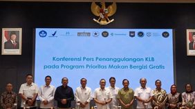 Pemerintah melakukan evaluasi terhadap para juru masak di seluruh Satuan Pelayanan Pemenuhan Gizi (SPPG) setelah muncul kasus keracunan dalam program Makan Bergizi Gratis (MBG). 