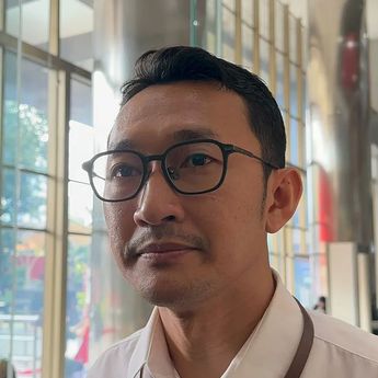 KPK Geledah Kantor Agen Perjalanan Haji Terkait Dugaan Korupsi Kuota Haji di Kemenag