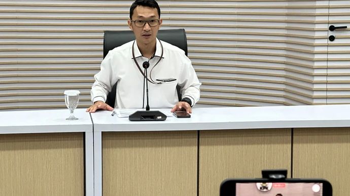 Juru Bicara Komisi Pemberantasan Korupsi Budi Prasetyo saat memberikan keterangan di Gedung Merah Putih KPK, Jakarta, Senin, 11 Agustus 2025.