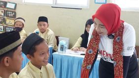 Kementerian Pendidikan Dasar dan Menengah (Kemendikdasmen) RI menegaskan bahwa salah satu persyaratan dalam proses seleksi guru untuk Sekolah Rakyat adalah memiliki sertifikasi Pendidikan Profesi Guru (PPG).