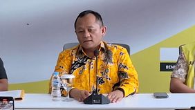 Ketua Fraksi Partai Golkar DPR RI, Muhammad Sarmuji, menegaskan anggota DPR yang berstatus nonaktif tidak berhak menerima gaji maupun tunjangan, karena status tersebut berarti anggota tidak lagi menjalankan fungsi representasi rakyat.