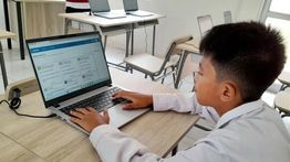 Siswa Sekolah Rakyat Dapat Laptop untuk Dukung Sistem Pembelajaran Digital