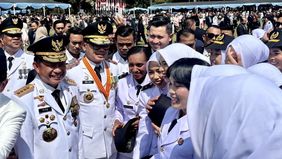 Menteri Dalam Negeri Tito Karnavian secara resmi melantik 1.110 Pamong Praja Muda lulusan Institut Pemerintahan Dalam Negeri (IPDN) di Kampus Jatinangor, Kabupaten Sumedang, Jawa Barat, pada Senin, sore, 28 Juli 2025.