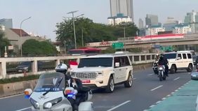 Presiden RI Prabowo Subianto meninggalkan Gedung DPR/MPR RI setelah menyampaikan pidato kenegaraan pada Sidang Tahunan MPR RI, yang berlangsung di Kompleks Parlemen, Senayan, Jakarta, Jumat.