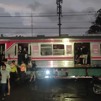 Penumpang Dengar 3 Ledakan Sebelum KRL Duri-Tangerang Berhenti