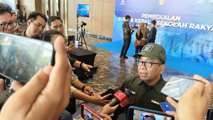 Menteri Koordinator Bidang Pembangunan Manusia dan Kebudayaan (Menko PMK) Pratikno memberikan penjelasan terkait kasus meninggalnya Raya (4), anak asal Sukabumi, Jawa Barat karena infeksi cacing di Jakarta, Jumat, 22 Agustus 2025.