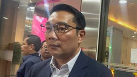 Mantan Gubernur Jawa Barat, Ridwan Kamil, menyampaikan bahwa dirinya mendapat 12 pertanyaan dari penyidik Bareskrim Polri seputar hasil tes DNA dalam pemeriksaan laporan dugaan pencemaran nama baik terhadap selebgram Lisa Mariana.