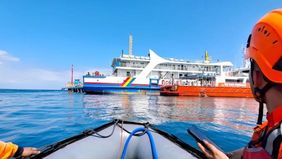 Tim SAR gabungan mulai mempersiapkan operasi teknis untuk mengangkat bangkai kapal KMP Tunu Pratama Jaya yang sebelumnya berhasil divisualisasikan dalam posisi terbalik di dasar laut Selat Bali.
