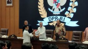Wakil Ketua DPR RI, Sufmi Dasco Ahmad, mewakili seluruh anggota Dewan Perwakilan Rakyat (DPR) RI menyampaikan permintaan maaf atas berbagai kekeliruan maupun kekurangan yang dilakukan para wakil rakyat dalam menjalankan tugas dan fungsinya.
