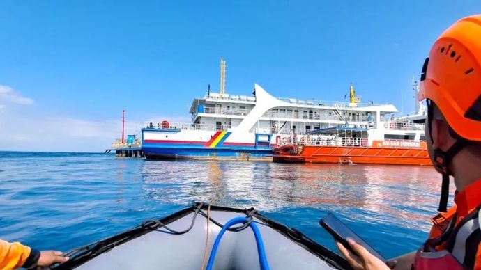Tim SAR gabungan terus melanjutkan pencarian korban kapal tenggelam KMP Tunu Pratama Jaya di perairan Selat Bali. 