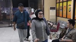 Uya Kuya dan Istri Datangi Polres Metro Jaktim