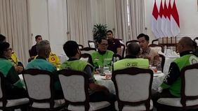 Wakil Presiden Gibran Rakabuming Raka mengadakan pertemuan dengan perwakilan pengemudi ojek online (ojol) di Istana Wakil Presiden, Jakarta, Minggu siang.