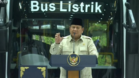Presiden Prabowo Subianto menargetkan Indonesia mampu memproduksi sedan listrik secara massal pada 2028. Target tersebut menjadi bagian dari strategi besar pemerintah dalam memperkuat industri kendaraan listrik nasional.