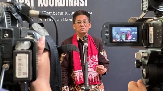 Wakil Ketua Komisi Pemberantasan Korupsi Johanis Tanak saat memberikan keterangan di kawasan Ancol, Jakarta, Kamis, 10 Juli 2025.