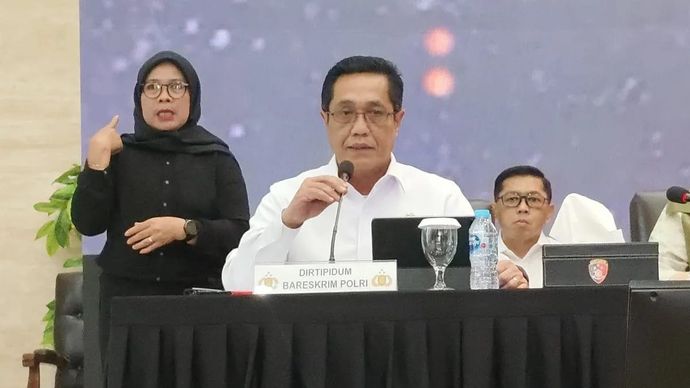 Direktur Tindak Pidana Umum (Dirtipidum) Bareskrim Polri Brigjen Pol. Djuhandhani Rahardjo Puro berbicara dalam konferensi pers di Gedung Bareskrim Polri, Jakarta, Rabu 24 September 2025. (ANTARA/Nadia Putri Rahmani)