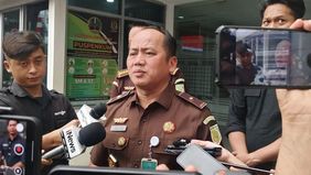 Jaksa Agung Muda Bidang Pengawasan (Jamwas) Kejaksaan Agung memeriksa mantan Kepala Kejaksaan Tinggi Sumatera Utara, Idianto, terkait dugaan pelanggaran etik. Pemeriksaan ini berlangsung seiring dengan langkah Komisi Pemberantasan Korupsi (KPK) yang 