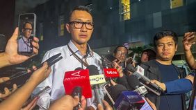 Komisi Pemberantasan Korupsi (KPK) mengungkap sejumlah barang bukti yang berhasil diamankan dalam operasi tangkap tangan (OTT) terkait dugaan praktik pengurusan dokumen keimigrasian di lingkungan Direktorat Jenderal Imigrasi Kementerian Imigrasi dan 