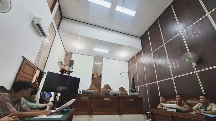 Sidang perdana praperadilan tersangka terkait aktivis demonstrasi yang berujung ricuh pada Agustus 2025 Delpedro Marhaen dan kawan-kawan yang digelar di Pengadilan Negeri Jakarta Selatan, Jakarta, Jumat (17/10/2025).