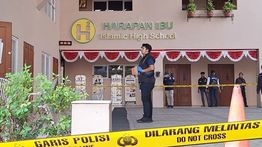 Polisi Lakukan Olah TKP di Sekolah yang Simpan 995 Senjata dan Narkoba