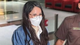 Penyanyi Windy Yunita, yang lebih dikenal dengan nama Windy Idol, diperiksa oleh penyidik Komisi Pemberantasan Korupsi (KPK) sebagai tersangka dalam kasus dugaan tindak pidana pencucian uang (TPPU) yang terkait dengan korupsi di Mahkamah Agung.