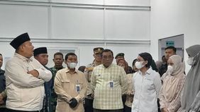 Wakil Ketua DPR RI Cucun Ahmad Syamsurijal bersama rombongan melakukan peninjauan ke lokasi Satuan Pelayanan Pemenuhan Gizi (SPPG) yang menyediakan menu program MBG, sebagai tindak lanjut dari kasus dugaan ratusan siswa keracunan.