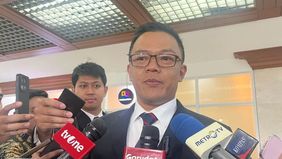 Menteri Luar Negeri RI Sugiono mengungkapkan pemerintah Indonesia terus melakukan komunikasi secara intensif dengan berbagai pihak untuk menyelamatkan empat warga negara Indonesia (WNI) anak buah kapal (ABK) yang disandera di Somalia.