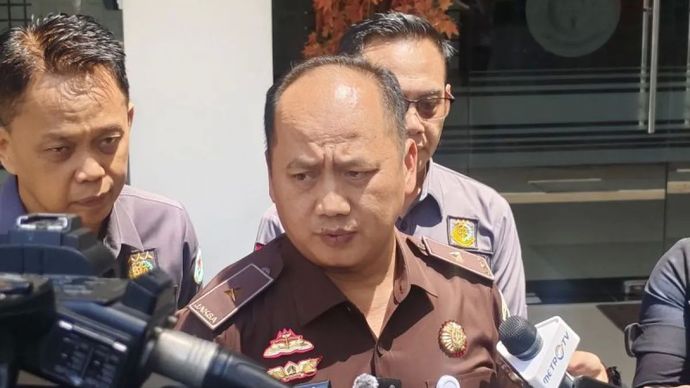 Kepala Pusat Penerangan Hukum (Kapuspenkum) Kejaksaan Agung Anang Supriatna memberikan keterangan media di Gedung Kejaksaan Agung, Jakarta, Rabu, 27 Agustus 2025.