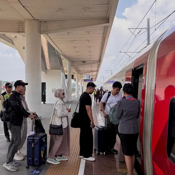 KCIC: 53 Ribu Tiket Whoosh Terjual Selama Libur Panjang Kenaikan Yesus Kristus