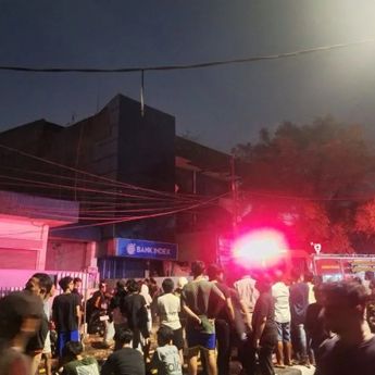 Kebakaran Landa Kawasan Dekat Pasar Kebayoran Lama, Saksi Dengar Ledakan