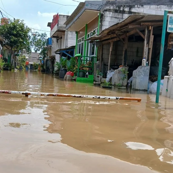 70 KK di Tangerang Terdampak Banjir Akibat Tanggul Jebol