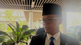 Menteri Luar Negeri Republik Indonesia, Sugiono, menyampaikan harapannya agar pengiriman bantuan kemanusiaan Indonesia ke Jalur Gaza, termasuk bantuan beras sebanyak 10.000 ton, dilakukan melalui jalur darat alih-alih melalui udara (airdrop).