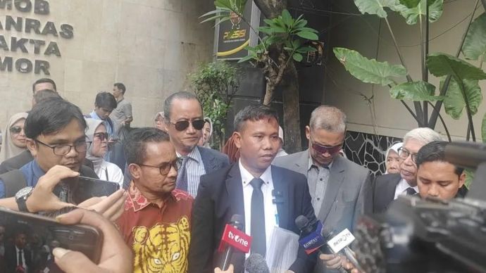 Kuasa Hukum Roy Suryo, Ahmad Khozinudin saat ditemui di Polda Metro Jaya, Senin 11 Agustus 2025. ANTARA/Ilham Kausar