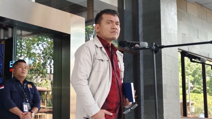 Komisioner Pemantauan dan Penyelidikan Komnas HAM Saurlin P. Siagian memberikan keterangan pers di Gedung Divisi Propam Polri, Jakarta, Selasa 2 september 2025. ANTARA/Nadia Putri Rahmani.