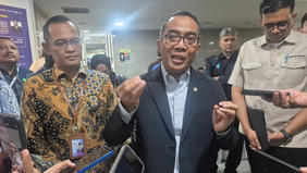 Menteri Pendidikan Tinggi, Sains, dan Teknologi Brian Yuliarto menegaskan bahwa pemerintah tidak berencana menutup program studi (prodi) di perguruan tinggi. Sebaliknya, prodi akan terus dikembangkan agar tetap relevan dengan kebutuhan industri.