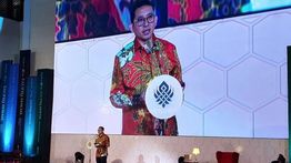 Menbud Fadli Zon Juluki Taufiq Ismail sebagai Bapak Sastra Indonesia