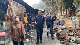 Puslabfor Polri Turun Langsung ke TKP Kebakaran Pasar Taman Puring