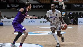 Hangtuah Jakarta menutup perjalanan mereka di musim reguler IBL 2025 dengan hasil positif usai menaklukkan tuan rumah Tangerang Hawks Basketball lewat skor akhir 83-72. 